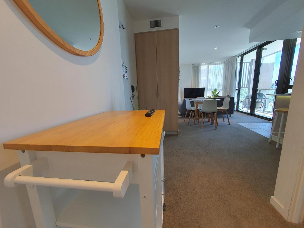 The Eureka Gold Coast Residence On Broadbeach Exterior photo